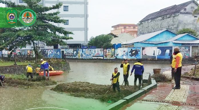 UNIT PELAKSANA TEKNIS PENGELOLAAN SAMPAH KEMBALI BERSIHKAN SUNGAI KAWASAN TRADISIONAL