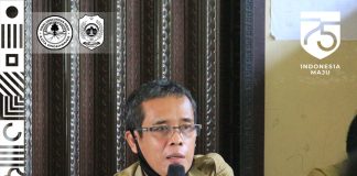 PELATIHAN PEMANFAATAN SAMPAH ORGANIK DAN NON ORGANIK DI KELURAHAN SIJANGKUNG SINGKAWANG SELATAN HARI PERTAMA