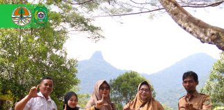 KOORDINASI PROGRAM SEKOLAH ADIWIYATA DAN GERAKAN PBLHS DI SMPN 17 SINGKAWANG