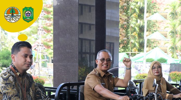 BANTUAN CSR KENDARAAN RODA TIGA OLEH PT. BANK KALBAR UNTUK LEMBAGA PENGELOLA SAMPAH